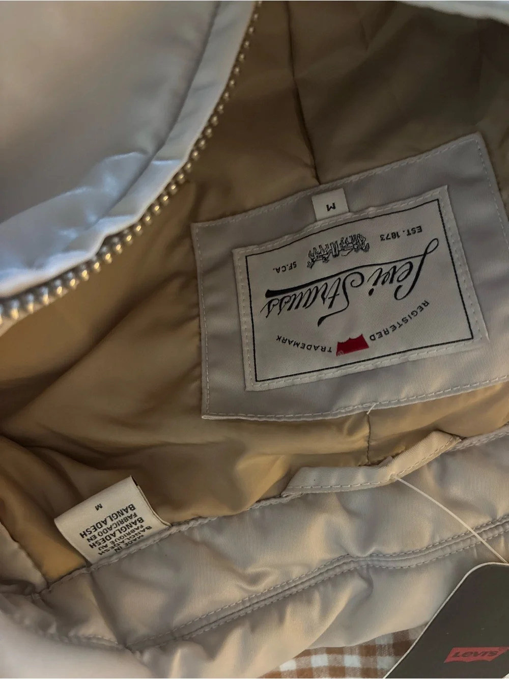 Levi's Bowie Cropped Bomber Jacket in Light Beige size M